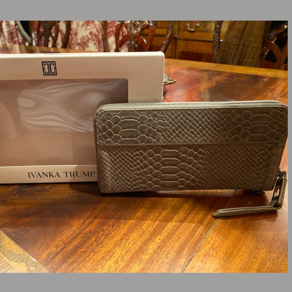 NWOT Ivanka Trump Gray Snake Wallet